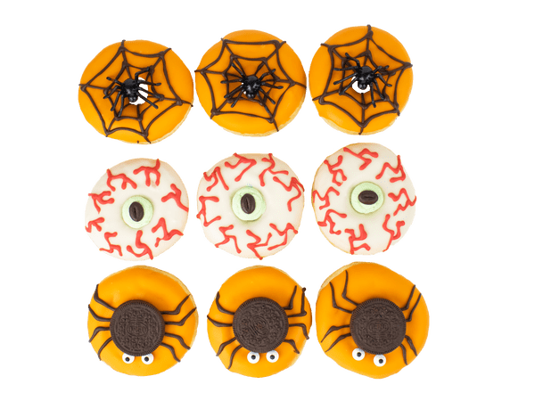 Donuts met halloween decoratie