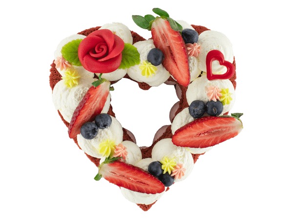 aardbeien, blauwe bessen, crème toefjes en marsepeinen roosje